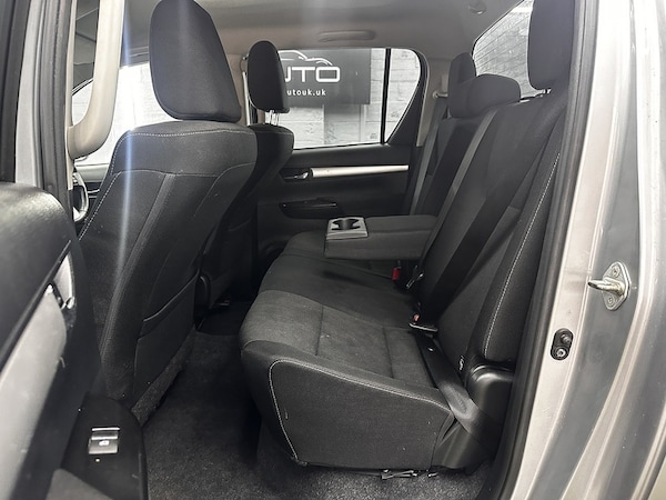 Used Toyota Hilux 2018 for sale - 76193951: Photo 54