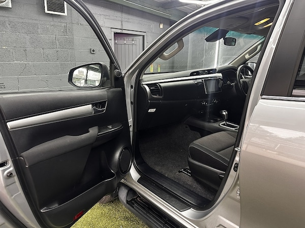 Used Toyota Hilux 2018 for sale - 76193951: Photo 56