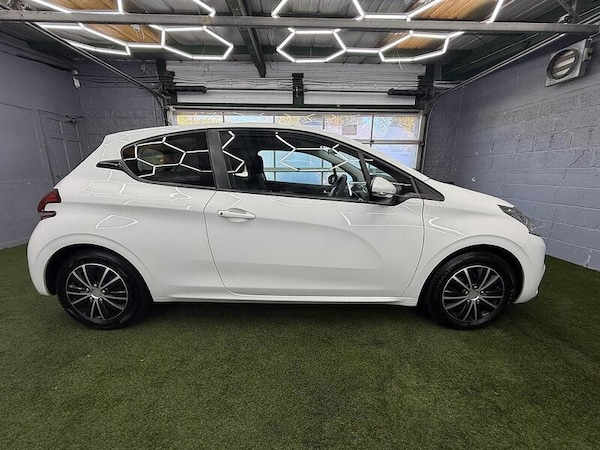 Used Peugeot 208 2015 for sale - 76193905: Photo 18