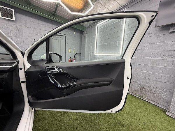 Used Peugeot 208 2015 for sale - 76193905: Photo 23