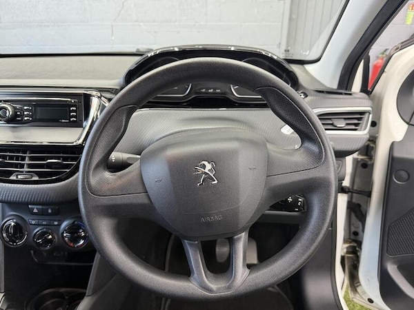 Used Peugeot 208 2015 for sale - 76193905: Photo 25