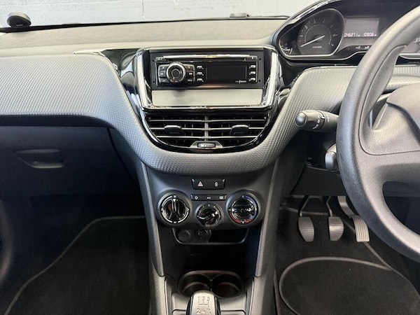 Used Peugeot 208 2015 for sale - 76193905: Photo 30