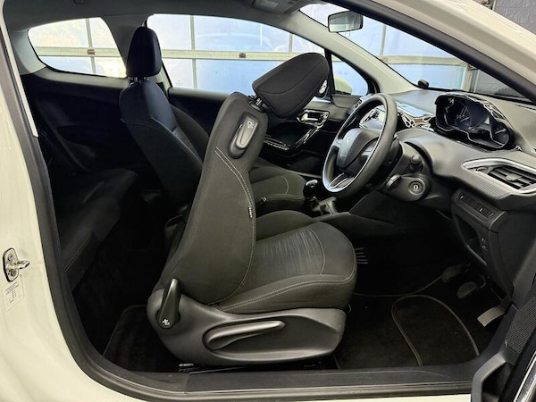 Used Peugeot 208 2015 for sale - 76193905: Photo 33