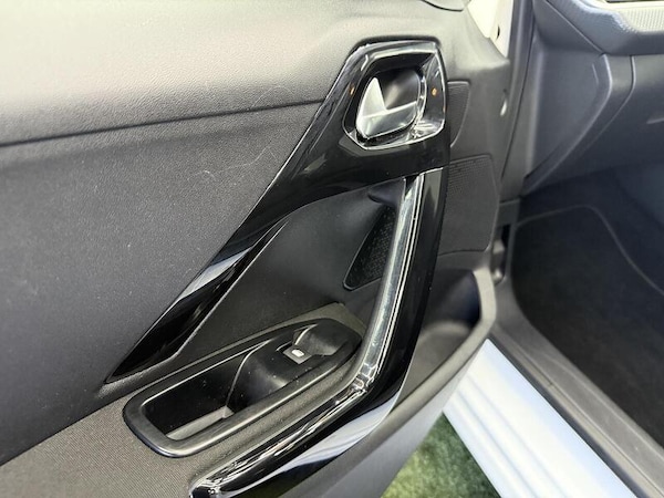 Used Peugeot 208 2015 for sale - 76193905: Photo 35
