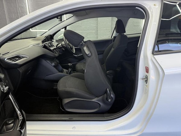Used Peugeot 208 2015 for sale - 76193905: Photo 37