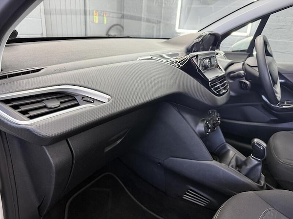 Used Peugeot 208 2015 for sale - 76193905: Photo 39