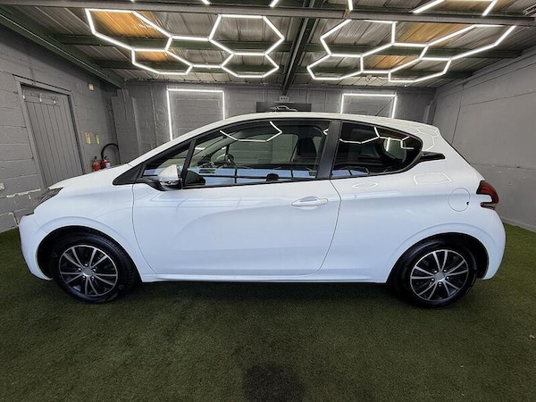 Used Peugeot 208 2015 for sale - 76193905: Photo 6