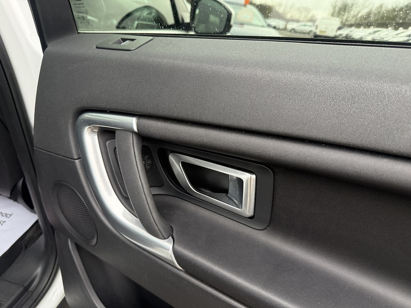 Used Land Rover Discovery Sport 2016 for sale - 77701933: Photo 47