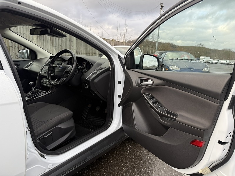 Used Ford Focus 2015 for sale - 77258899: Photo 19