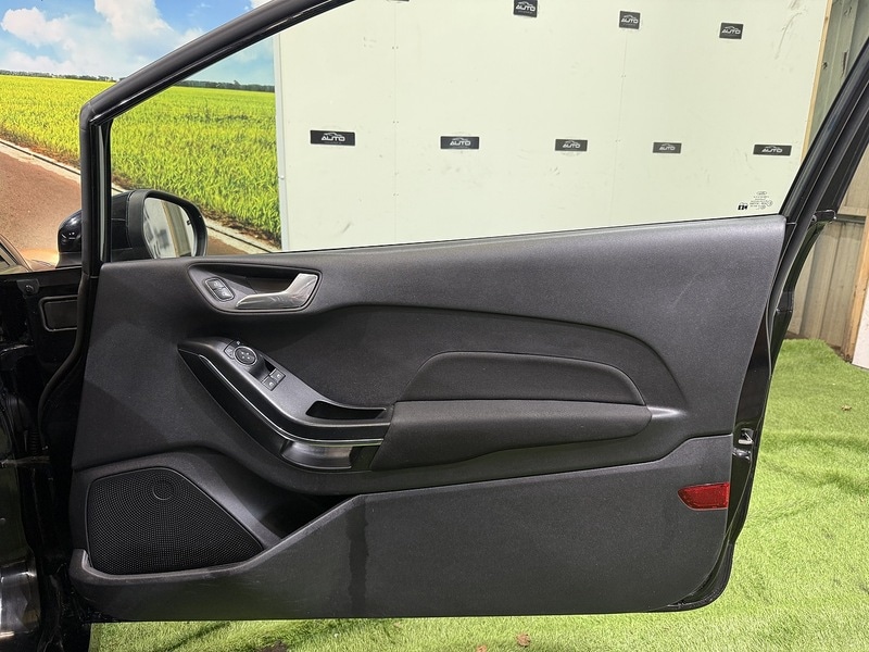 Used Ford Fiesta 2018 for sale - 76559559: Photo 17