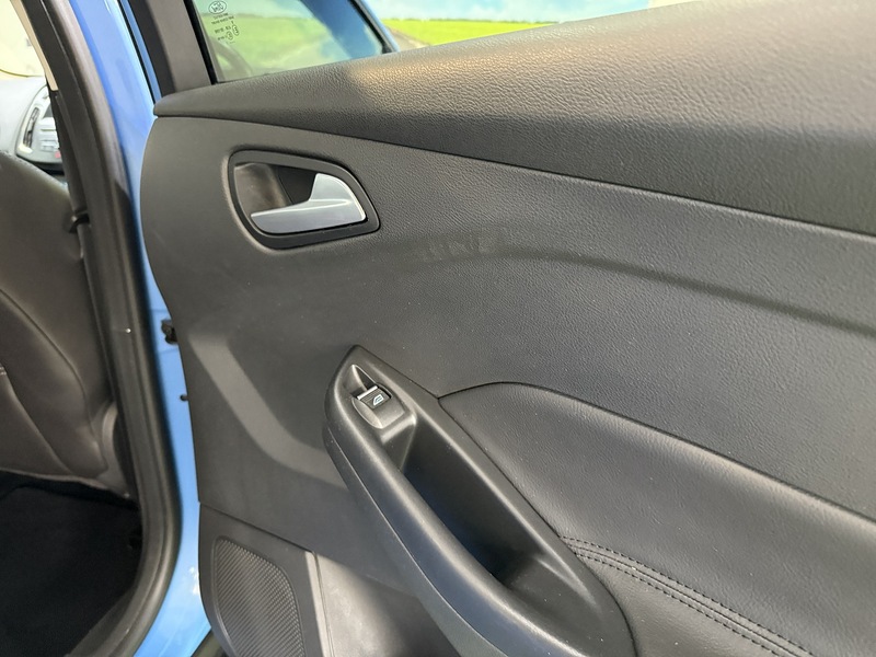 Used Ford Focus 2017 for sale - 76341067: Photo 38