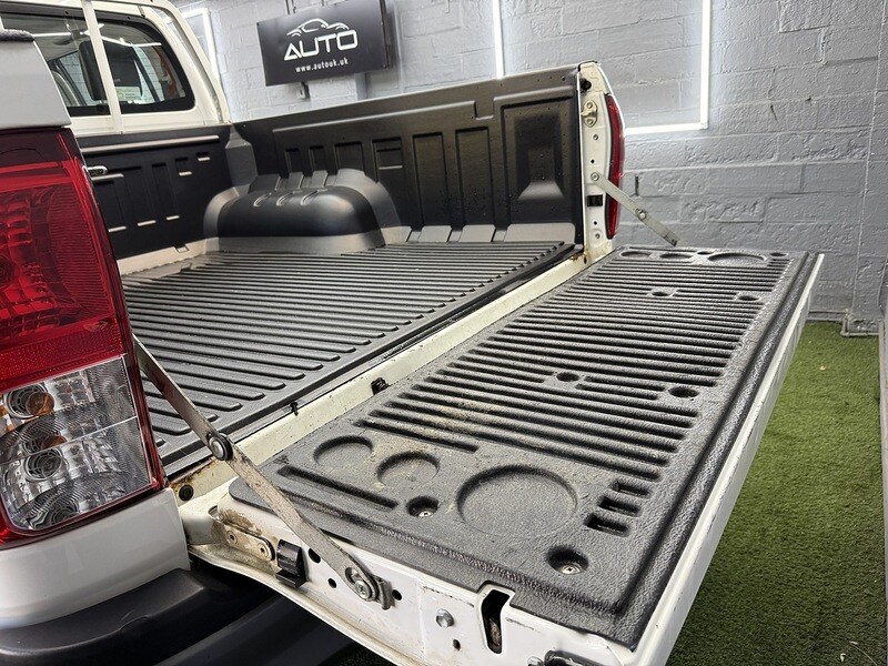 Used Toyota Hilux 2020 for sale - 76320119: Photo 37