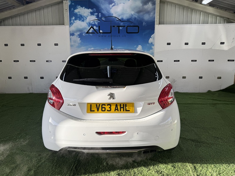 Used Peugeot 208 2013 for sale - 77258911: Photo 15