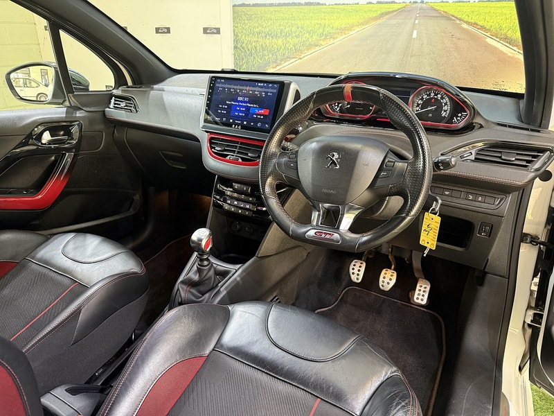 Used Peugeot 208 2013 for sale - 77258911: Photo 16