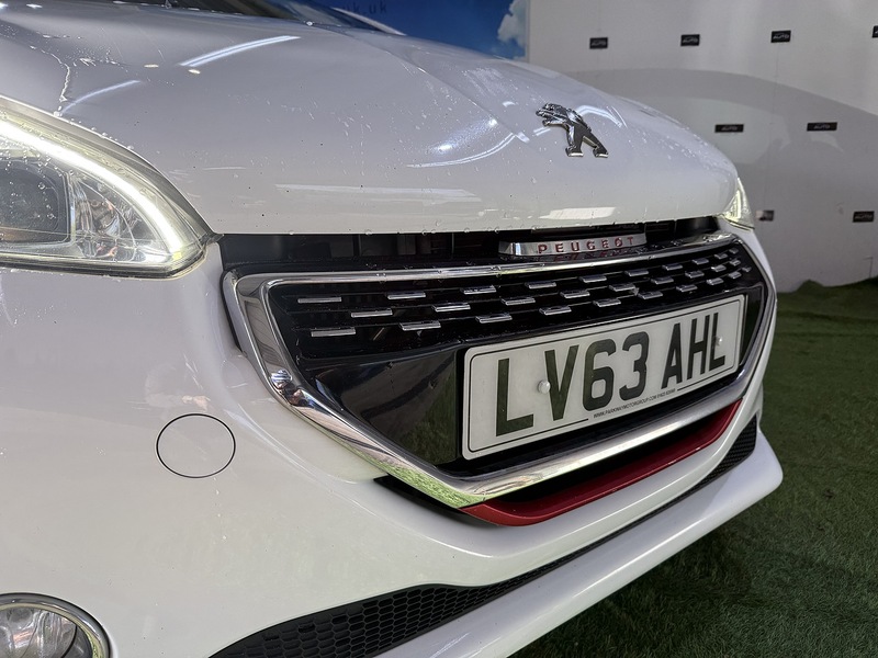 Used Peugeot 208 2013 for sale - 77258911: Photo 2