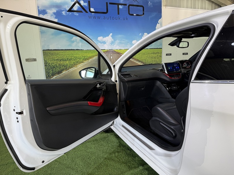 Used Peugeot 208 2013 for sale - 77258911: Photo 33