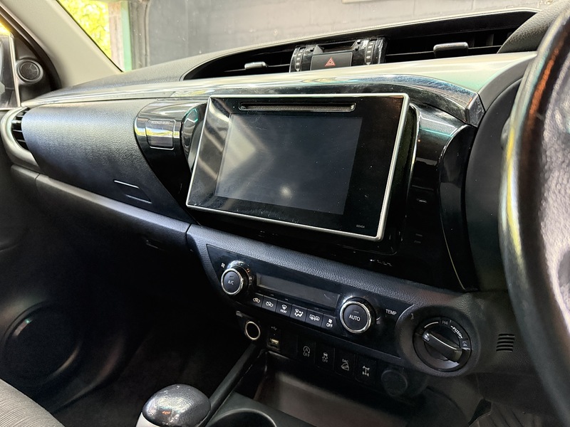 Used Toyota Hilux 2018 for sale - 77258845: Photo 28