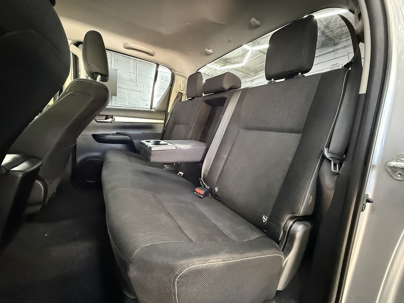 Used Toyota Hilux 2018 for sale - 77258845: Photo 39