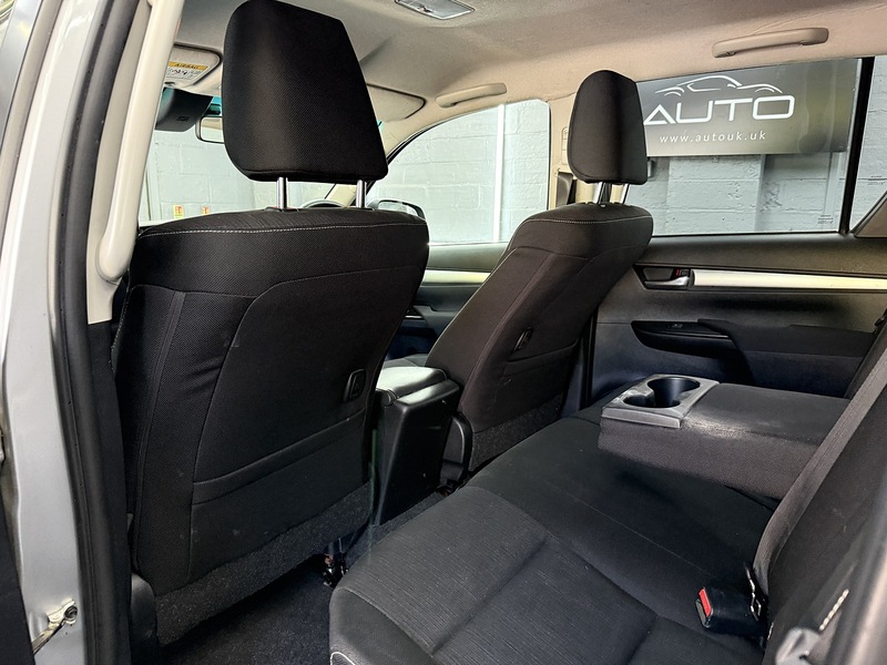 Used Toyota Hilux 2018 for sale - 77258845: Photo 40