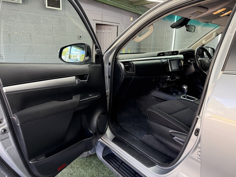 Used Toyota Hilux 2018 for sale - 77258845: Photo 44