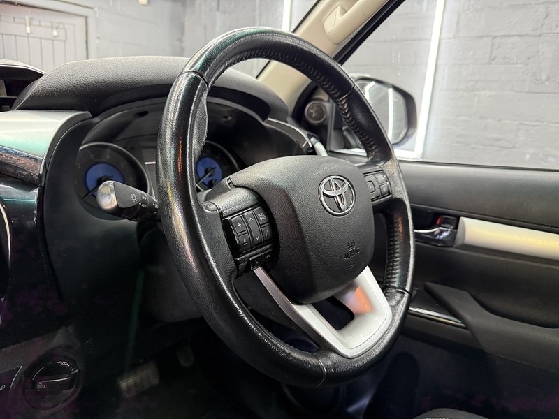 Used Toyota Hilux 2018 for sale - 77258845: Photo 45