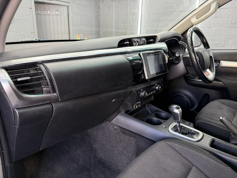 Used Toyota Hilux 2018 for sale - 77258845: Photo 47
