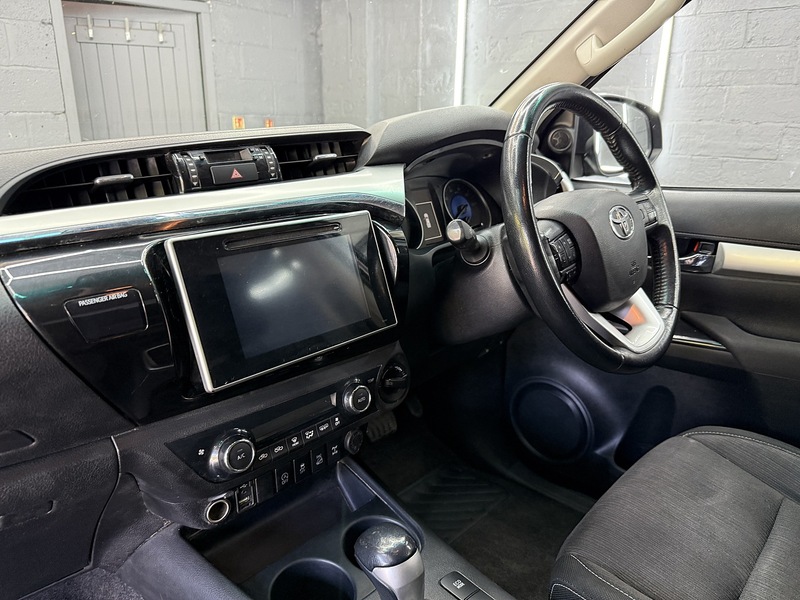 Used Toyota Hilux 2018 for sale - 77258845: Photo 48