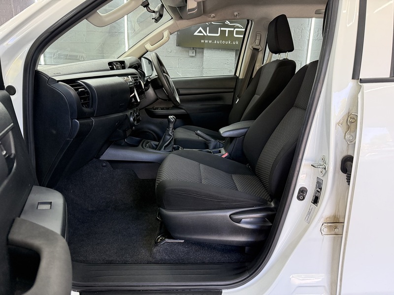 Used Toyota Hilux 2020 for sale - 77258846: Photo 43