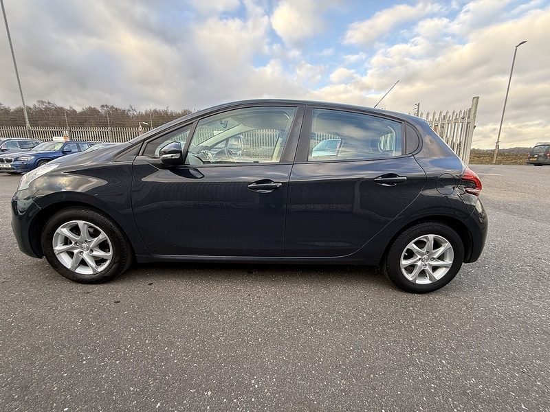Used Peugeot 208 2017 for sale - 77836641: Photo 10