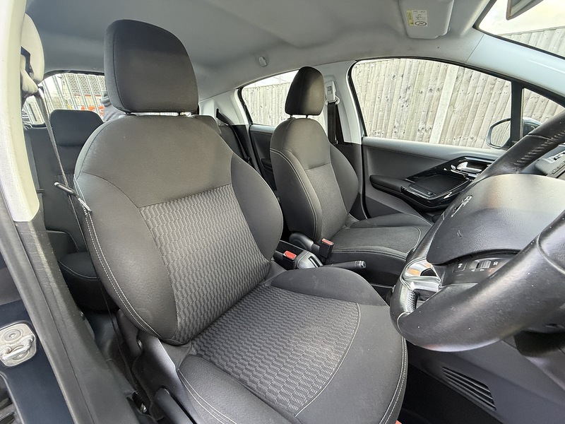 Used Peugeot 208 2017 for sale - 77836641: Photo 29