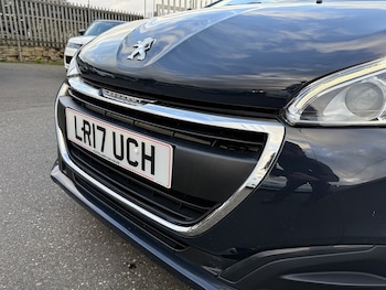 Used Peugeot 208 2017 for sale - 77836641: Photo
