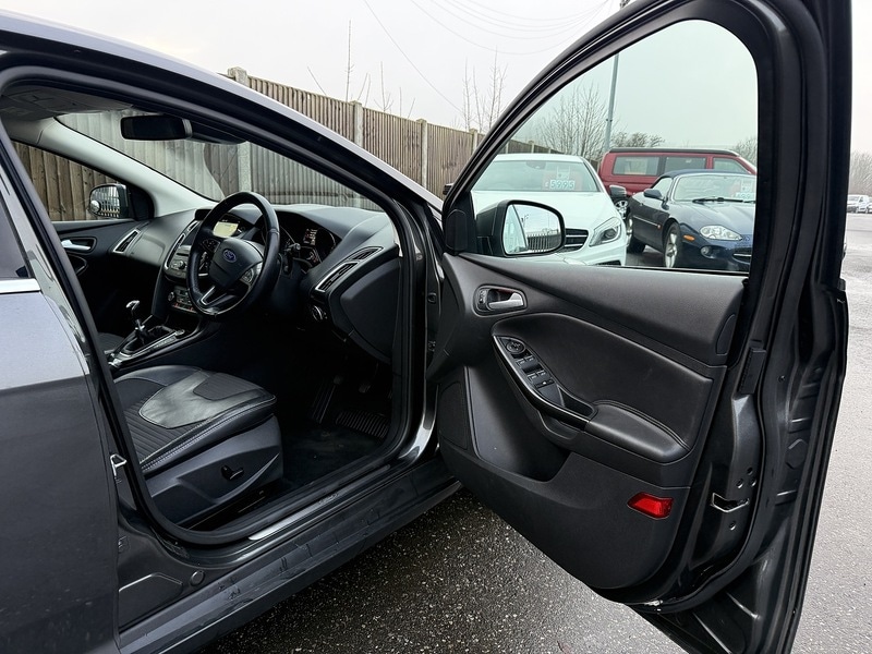 Used Ford Focus 2017 for sale - 77258938: Photo 16