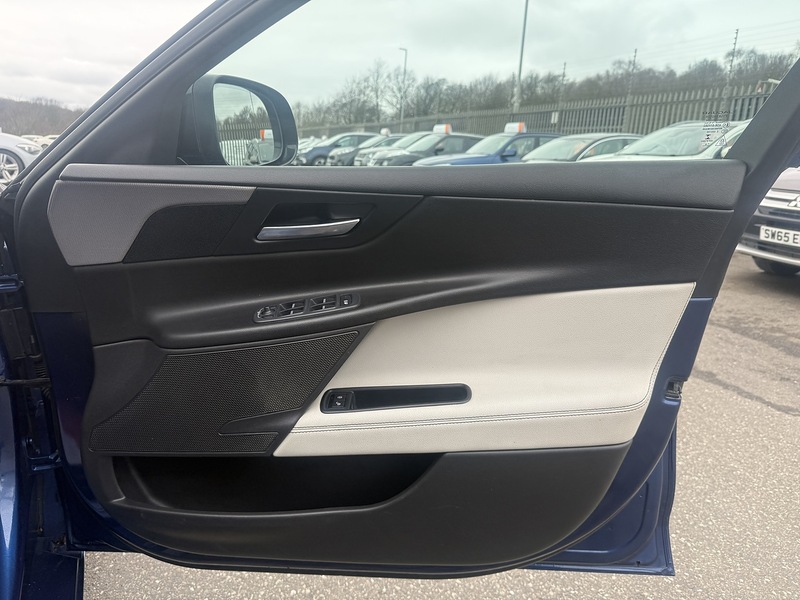 Used Jaguar XE 2015 for sale - 77850917: Photo 19