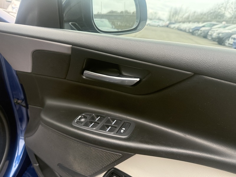 Used Jaguar XE 2015 for sale - 77850917: Photo 20