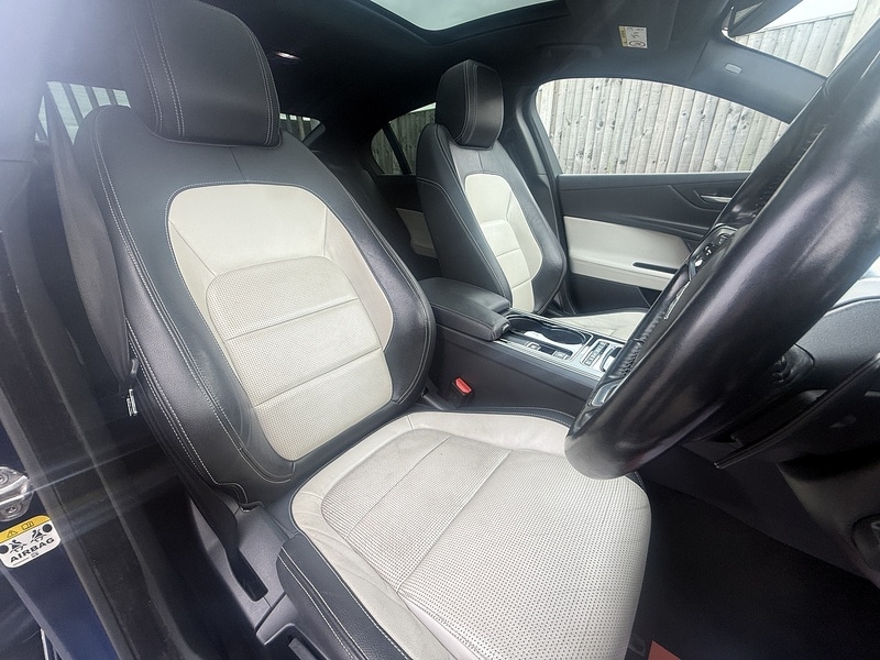 Used Jaguar XE 2015 for sale - 77850917: Photo 23