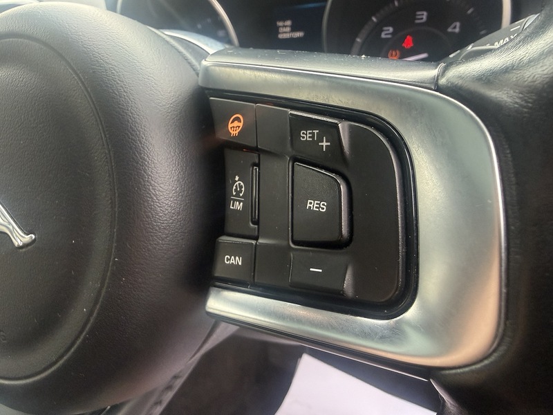 Used Jaguar XE 2015 for sale - 77850917: Photo 29