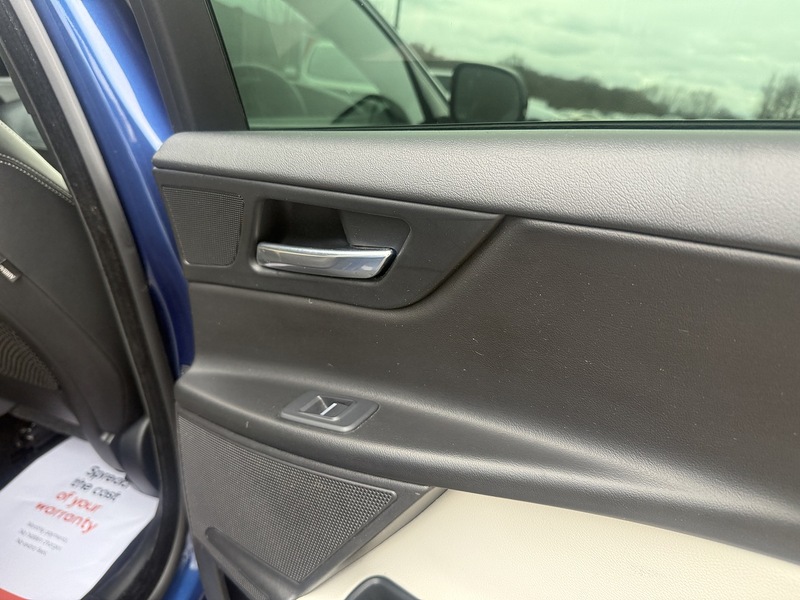 Used Jaguar XE 2015 for sale - 77850917: Photo 41