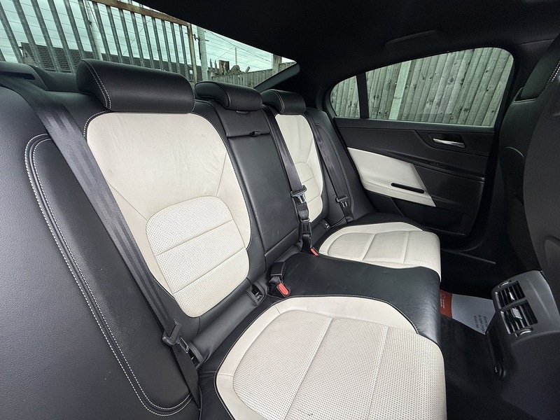 Used Jaguar XE 2015 for sale - 77850917: Photo 44