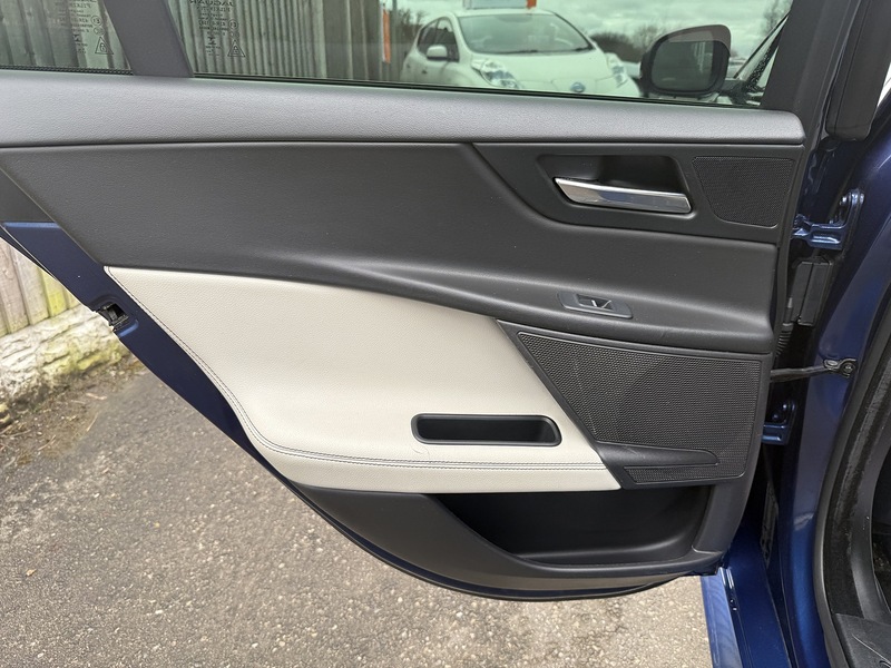 Used Jaguar XE 2015 for sale - 77850917: Photo 50