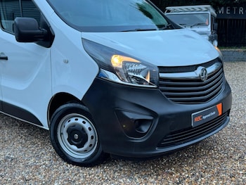 Used Vauxhall Vivaro 2017 for sale - 76936316: Photo
