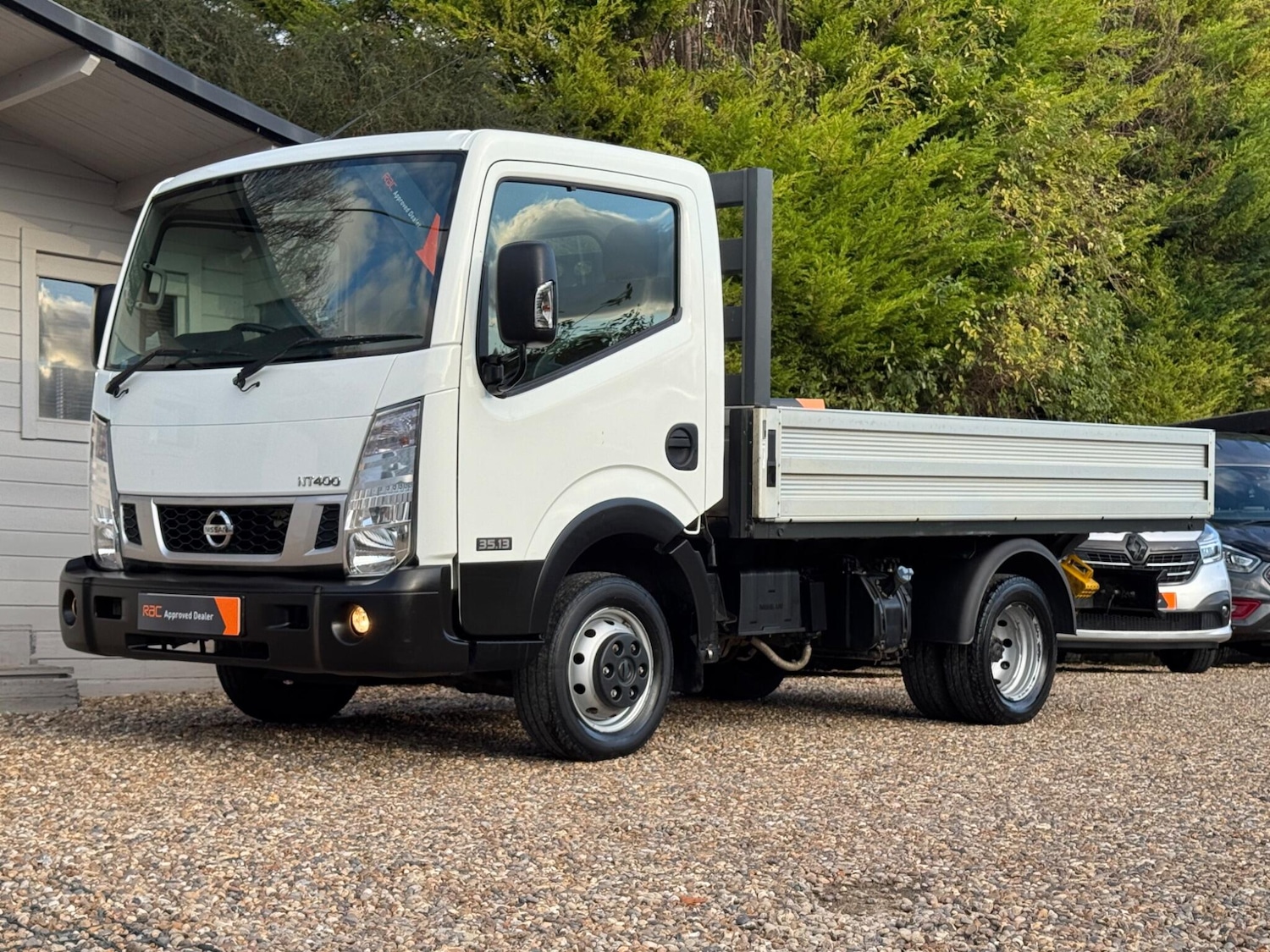 Used Nissan Cabstar 2017 for sale - 76521960: Photo 1