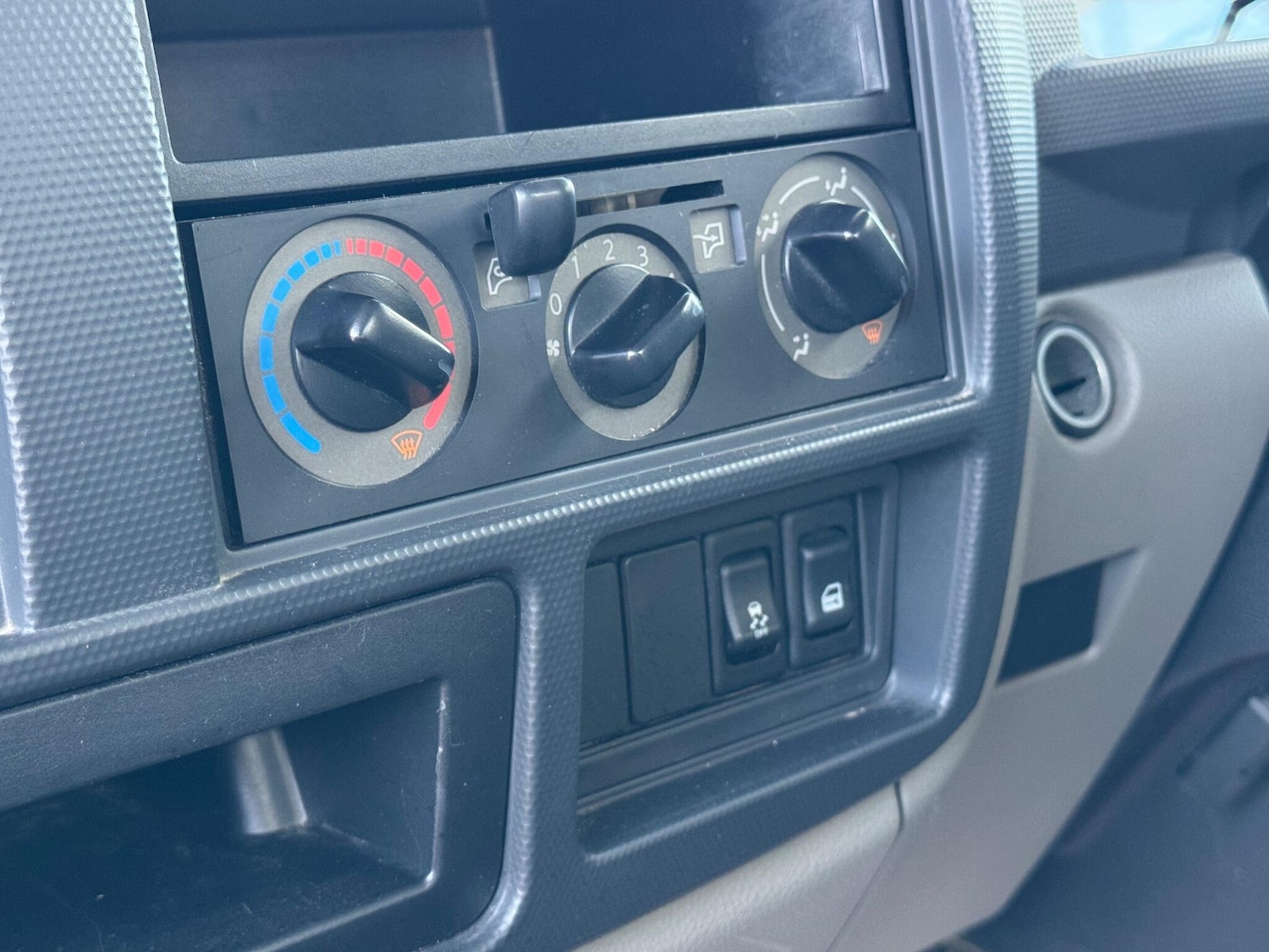 Used Nissan Cabstar 2017 for sale - 76521960: Photo 14