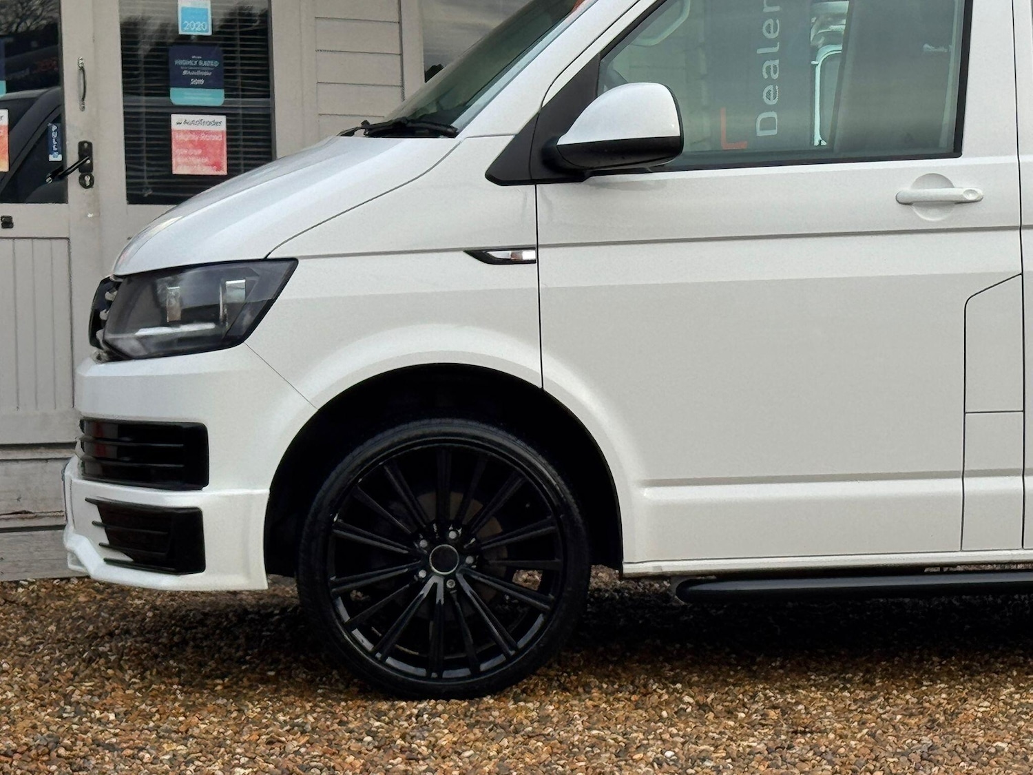 Used Volkswagen Transporter Shuttle 2017 for sale - 77478519: Photo 10