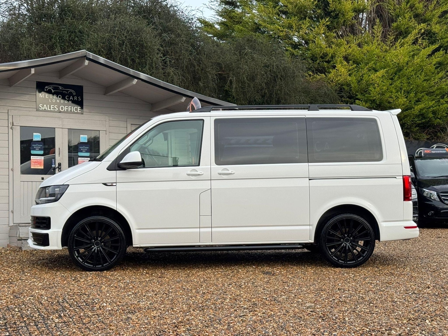 Used Volkswagen Transporter Shuttle 2017 for sale - 77478519: Photo 11