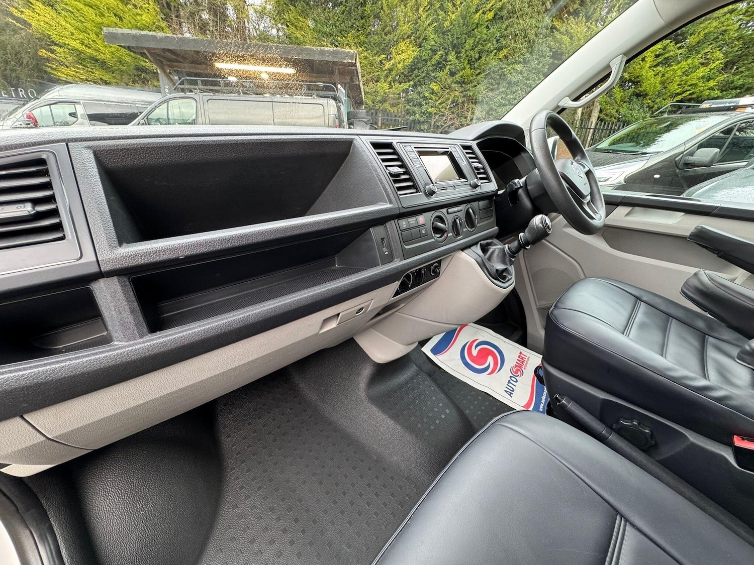 Used Volkswagen Transporter Shuttle 2017 for sale - 77478519: Photo 18