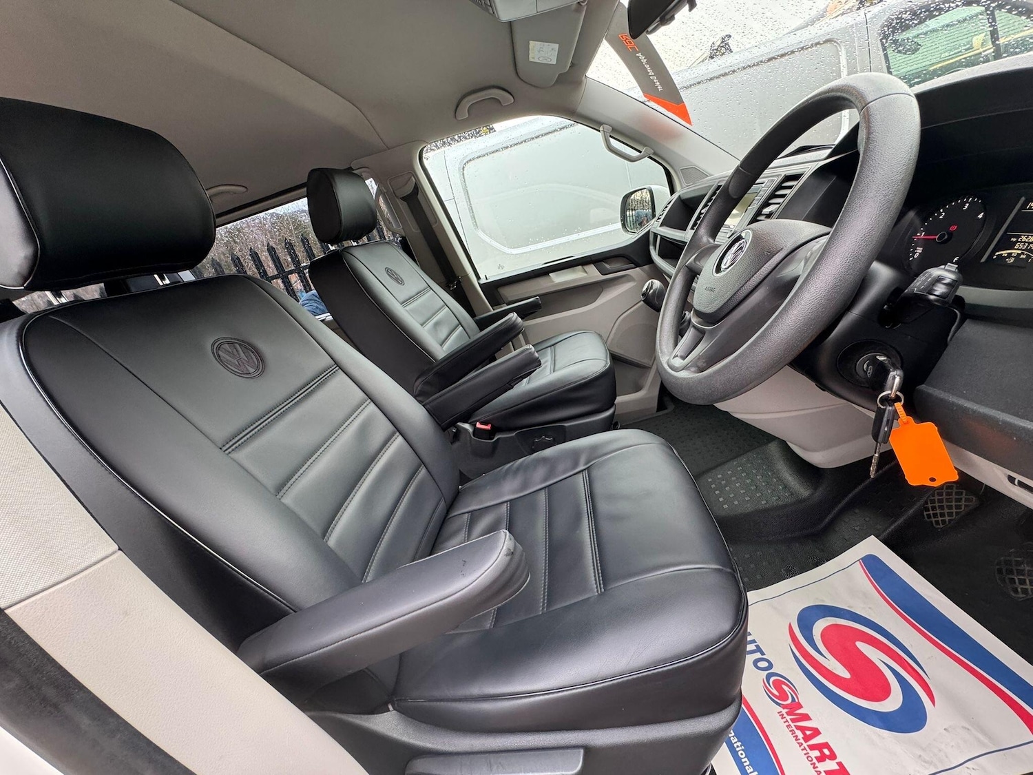 Used Volkswagen Transporter Shuttle 2017 for sale - 77478519: Photo 2