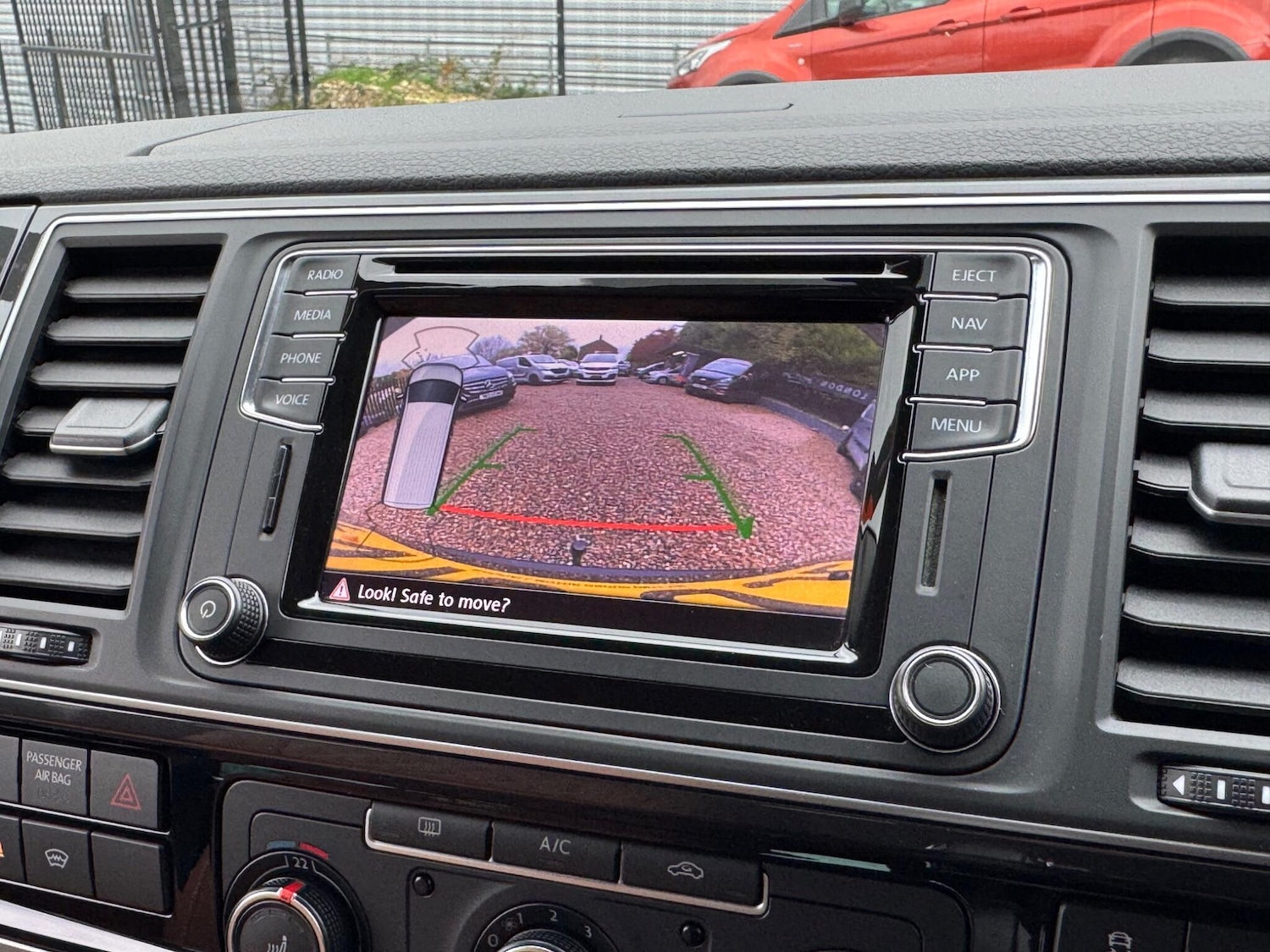 Used Volkswagen Transporter 2018 for sale - 76513280: Photo 29