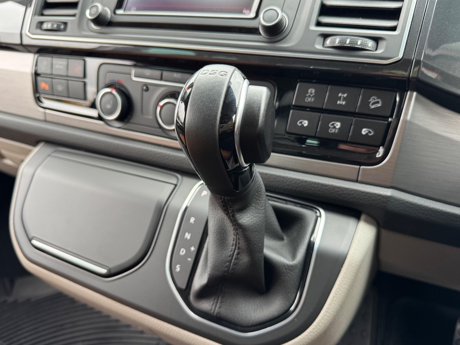 Used Volkswagen Transporter 2018 for sale - 76513280: Photo 32