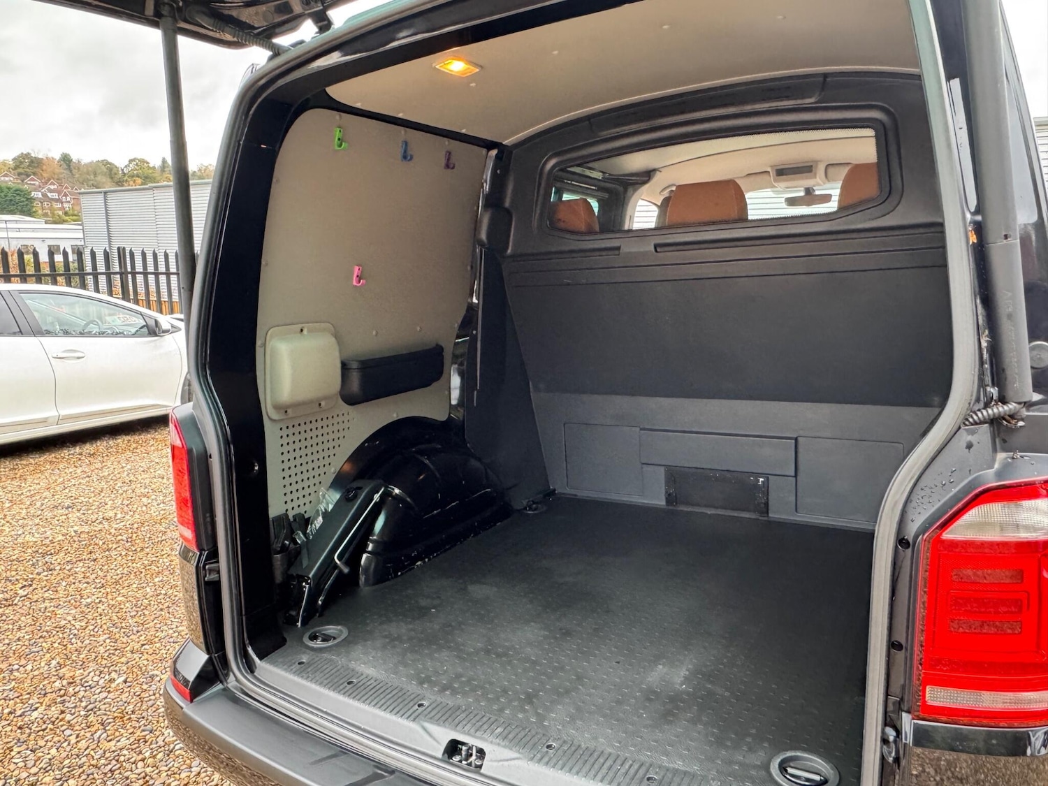 Used Volkswagen Transporter 2018 for sale - 76513280: Photo 46