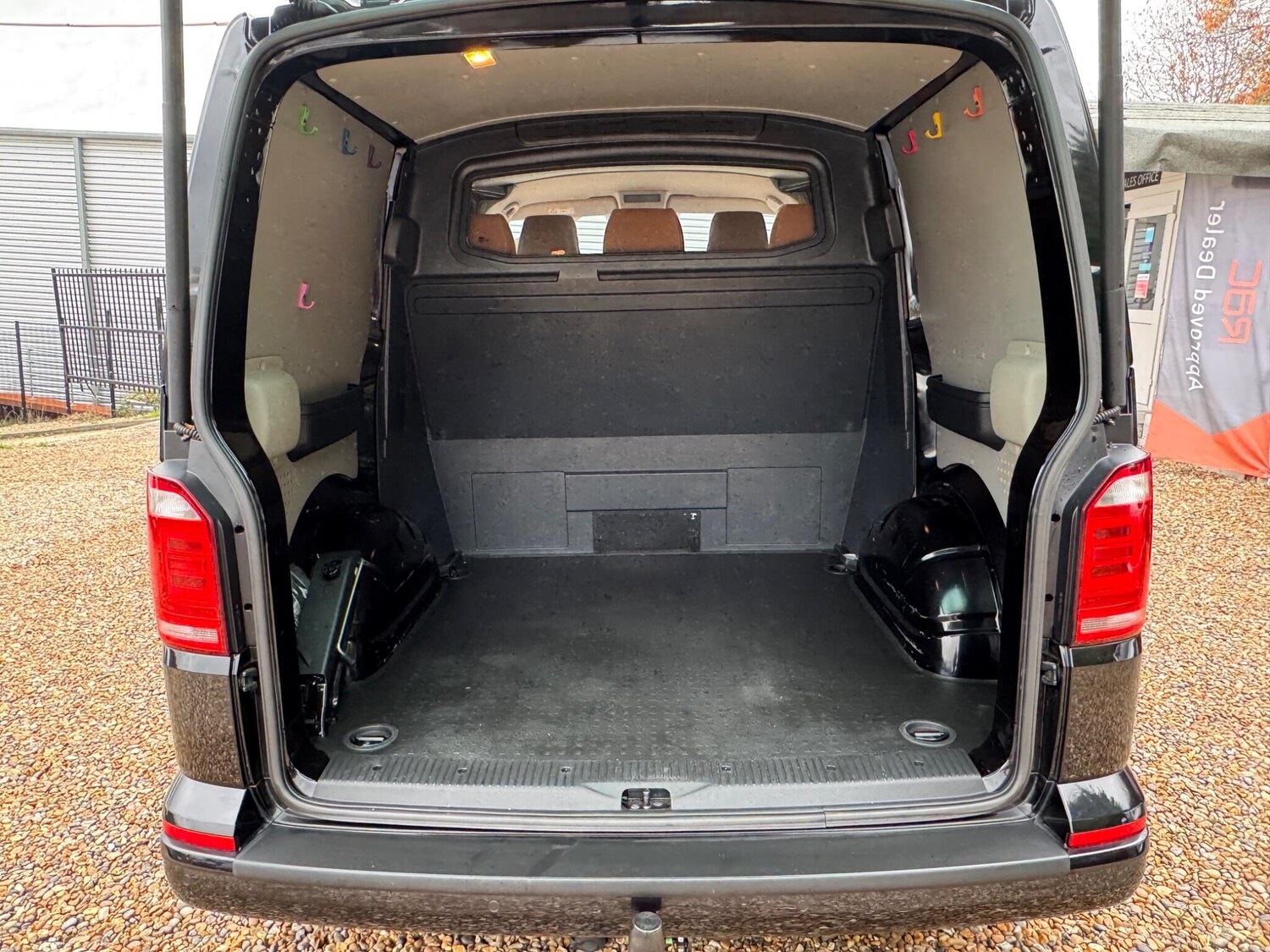 Used Volkswagen Transporter 2018 for sale - 76513280: Photo 47